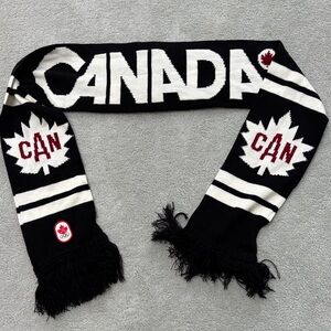 Vancouver 2010 Winter Olympics Canada Black and White Canada Scarf